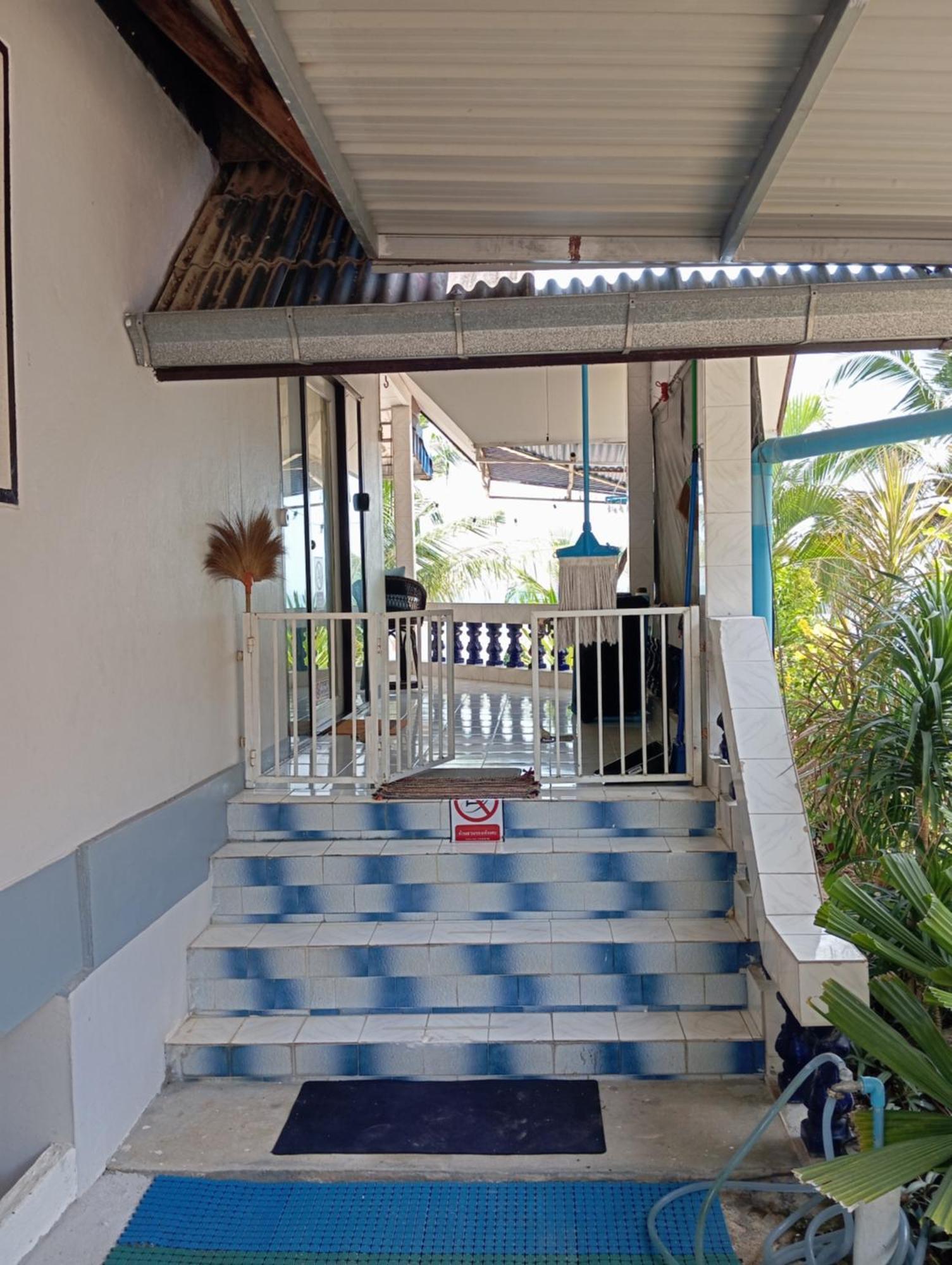 Front Fisher House Bangpor Maenam-koh Samui
